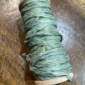 Cinta "Sari" de seda natural "Verde olivo" 1 metro