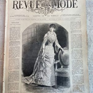 REV0014 V.A.E. (Veritable Antique Elements) Revista de la Moda con grabado coloreado