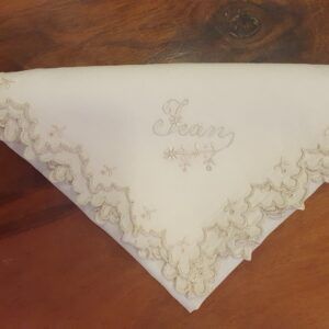 PAÑ0004 V.A.E. (Veritable Antique Elements) - Pañuelo de boda ó comunión principios 1900