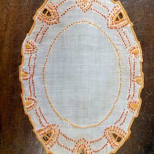TAP0002 V.A.E. (Veritable Antique Elements) Tapete Bordado Vintage