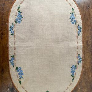 TAP0009 V.A.E. (Veritable Antique Elements) Tapete Bordado Vintage