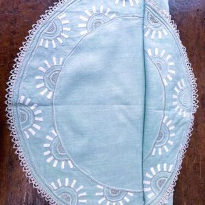 TAP0011 V.A.E. (Veritable Antique Elements) Tapete Bordado Vintage