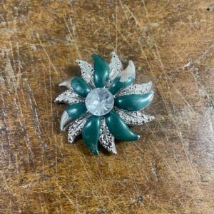 B0078 V.A.E. (Veritable Antique Elements) Broche vintage