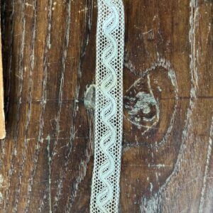 PM0036 V.A.E. (Veritable Antique Elements) Puntillas Antiguas (Aguja) Siglos XIX y XX, a metros