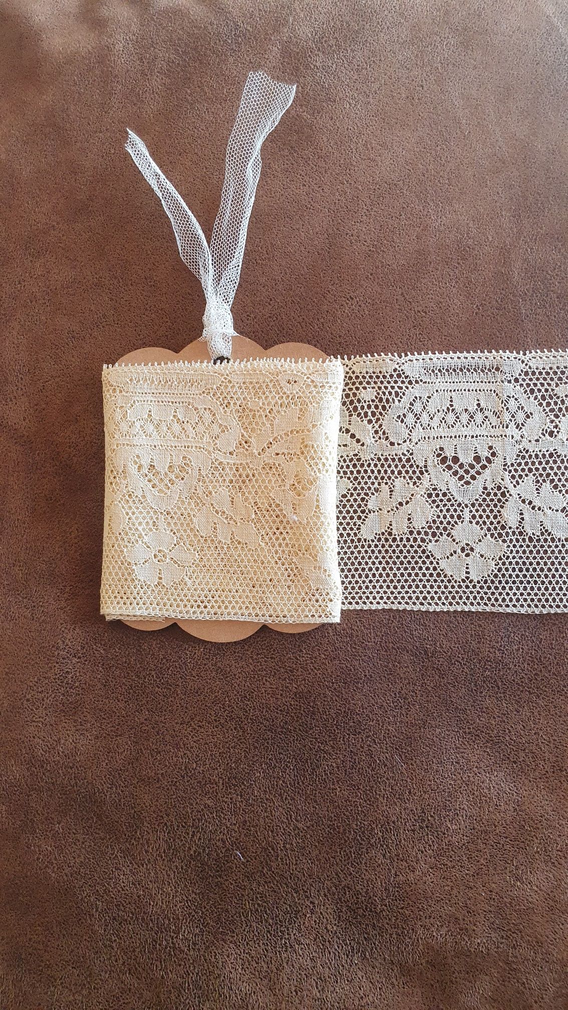 PAM0025 V.A.E. (Veritable Antique Elements) Puntillas Antiguas (Aguja a mano) Siglos XIX y XX