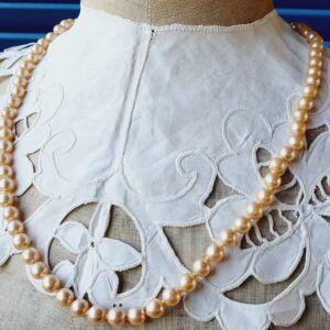 CPF0008 V.A.E. (Veritable Antique Elements) Collar de Perlas de Fantasía Vintage