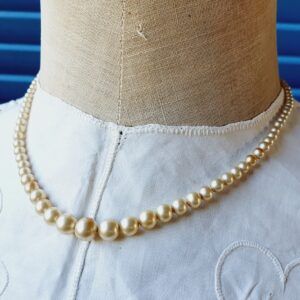 CPF0005 V.A.E. (Veritable Antique Elements) Collar de Perlas de Fantasía Vintage