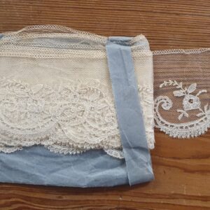 PAM0072 - V.A.E. (Veritable Antique Elements) Puntilla Antigua hecha a mano - Siglos XIX y XX