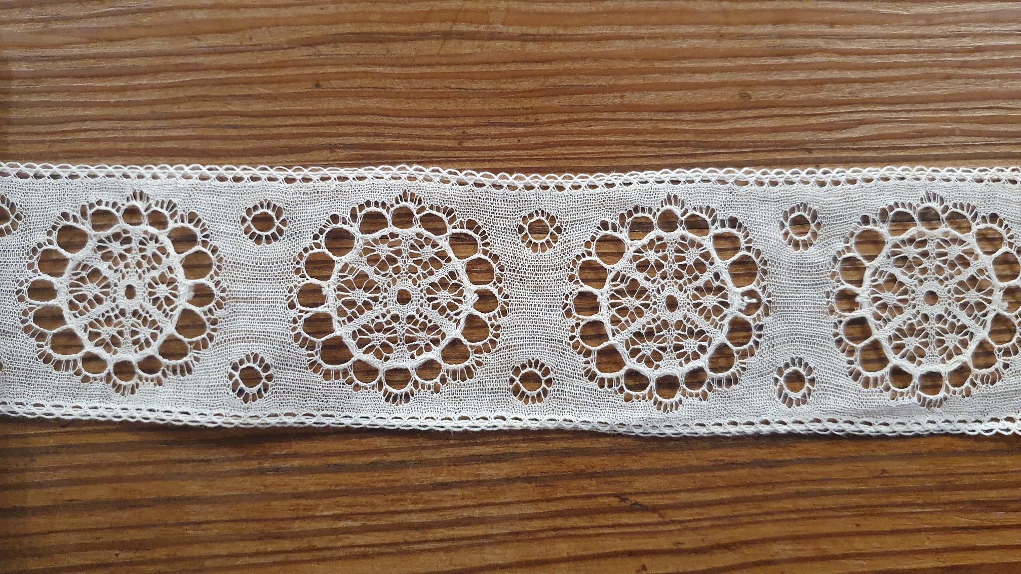 PAM0069 - V.A.E. (Veritable Antique Elements) Puntilla Antigua hecha a mano - Siglos XIX y XX