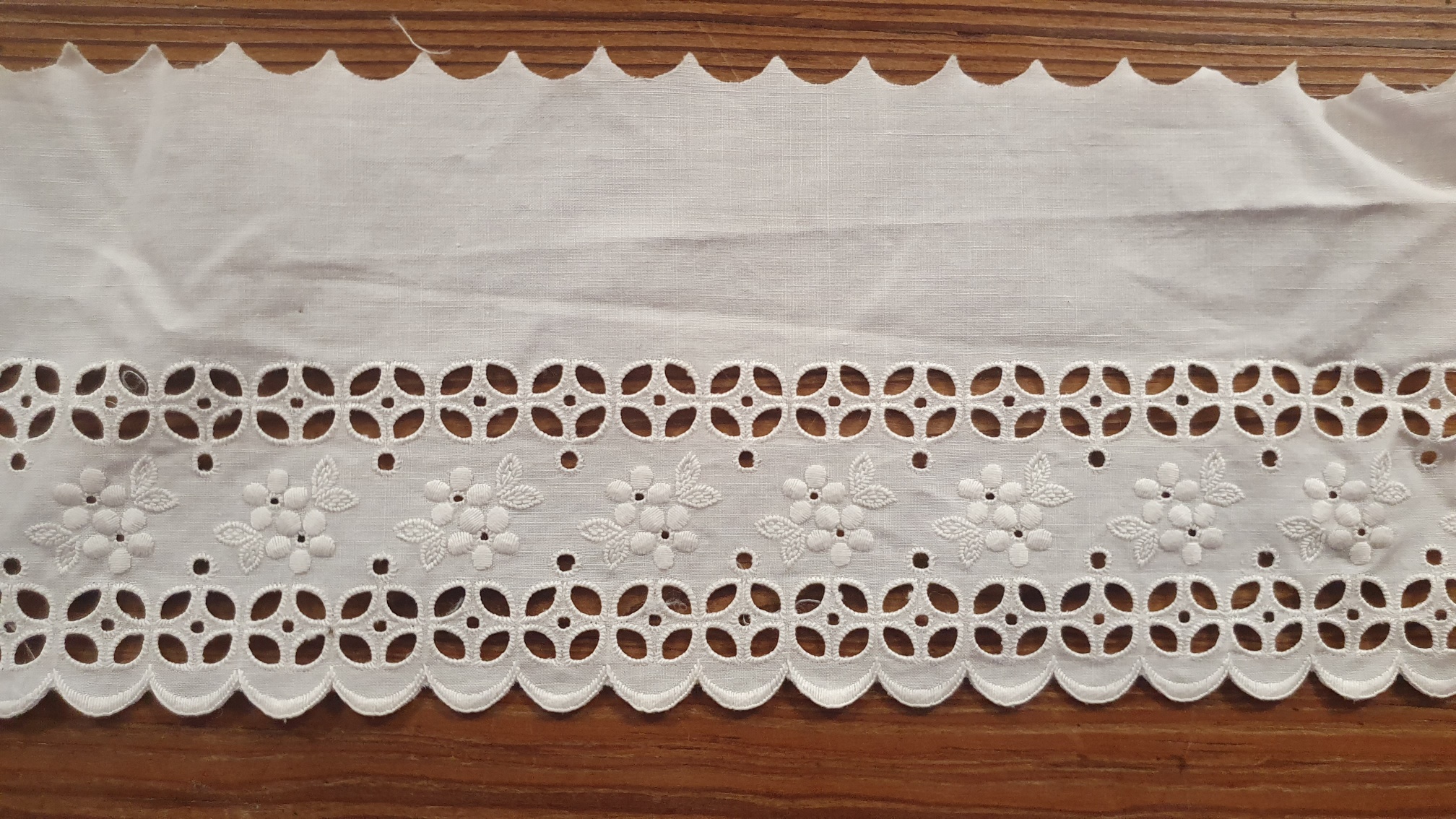 PAM0074 - V.A.E. (Veritable Antique Elements) Puntilla Antigua hecha a maquina - Siglos XIX y XX