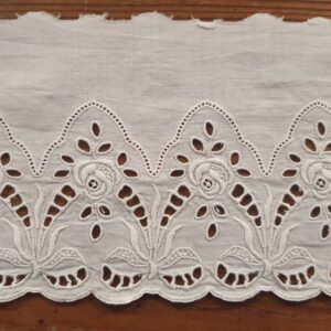 PAM0075 - V.A.E. (Veritable Antique Elements) Puntilla Antigua hecha a maquina - Siglos XIX y XX