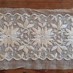 PAM0080 – V.A.E. (Veritable Antique Elements) Puntilla Antigua hecha a maquina – Siglos XIX y XX