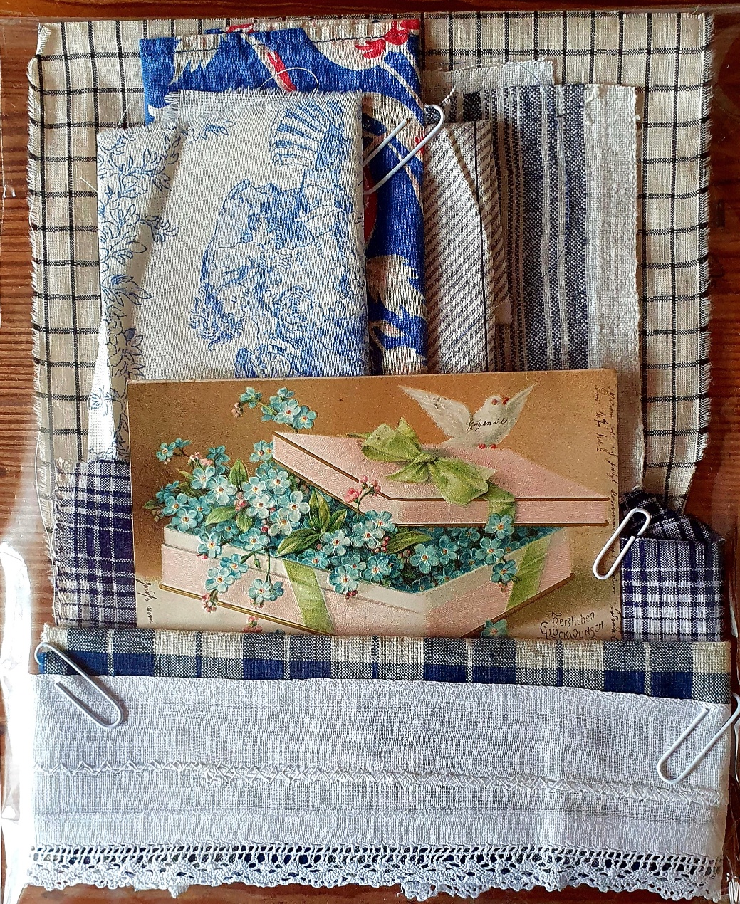 KTA0010 V.A.E. (Veritable Antique Elements) Kit azul de tejidos Siglos XIX y XX